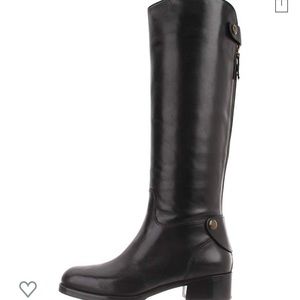 Joan & David black boots size 8.5